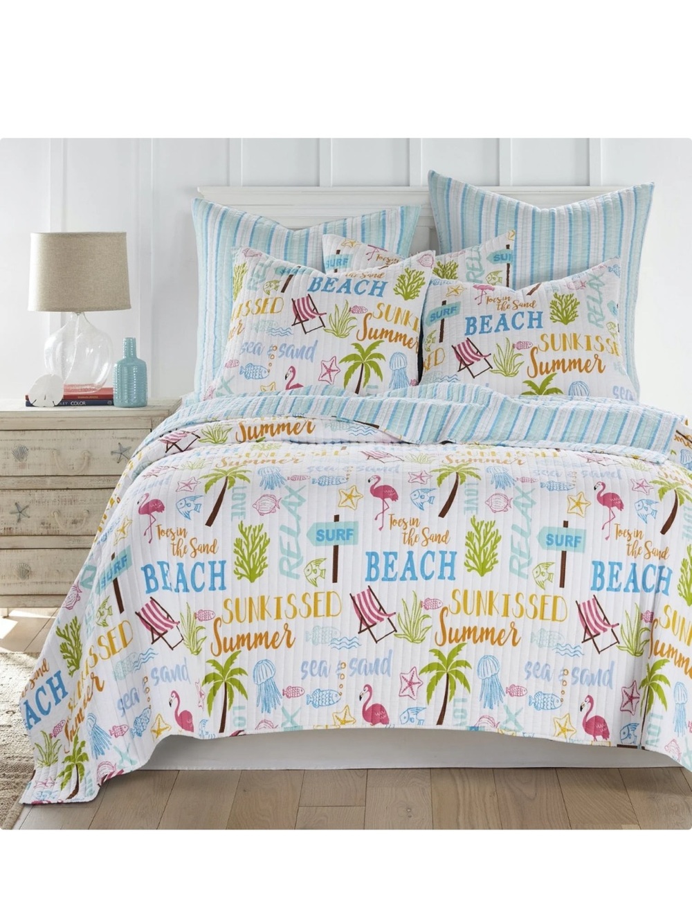 Coastal Beach Print Quilt Set in Multi